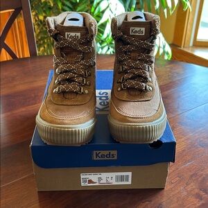 KEDS Women's Fielder Suede is Tan Lace-Up Boots